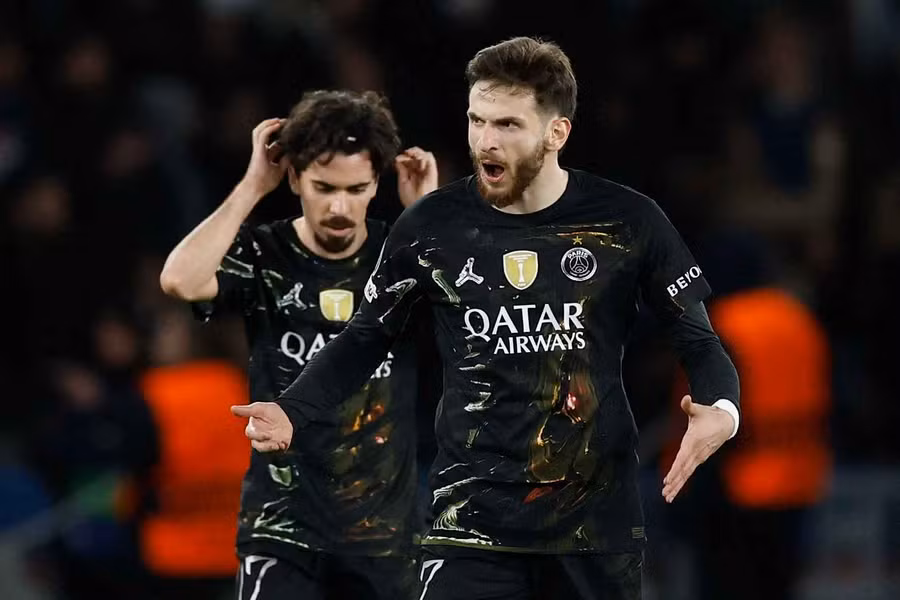 Five-star PSG earn first leg advantage against Chelsea in seven-goal thriller