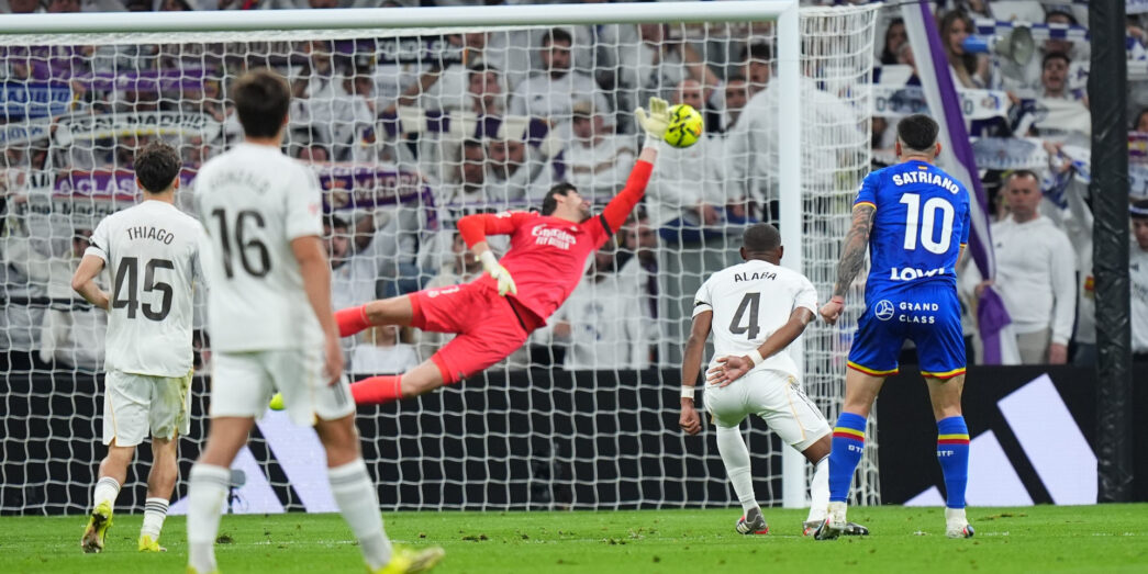 Getafe players celebrating Martin Satriano's winning goal at the Santiago Bernabéu.