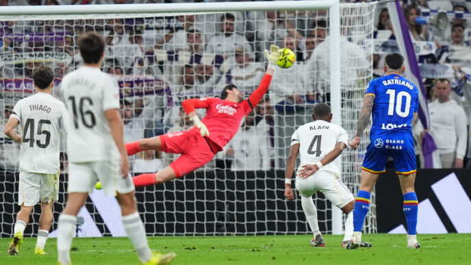 Getafe players celebrating Martin Satriano's winning goal at the Santiago Bernabéu.